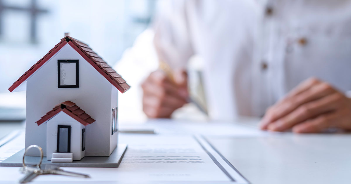 Can foreigners buy property in India