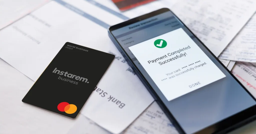 Virtual business cards vs traditional bank cards: What businesses need to know blog image
